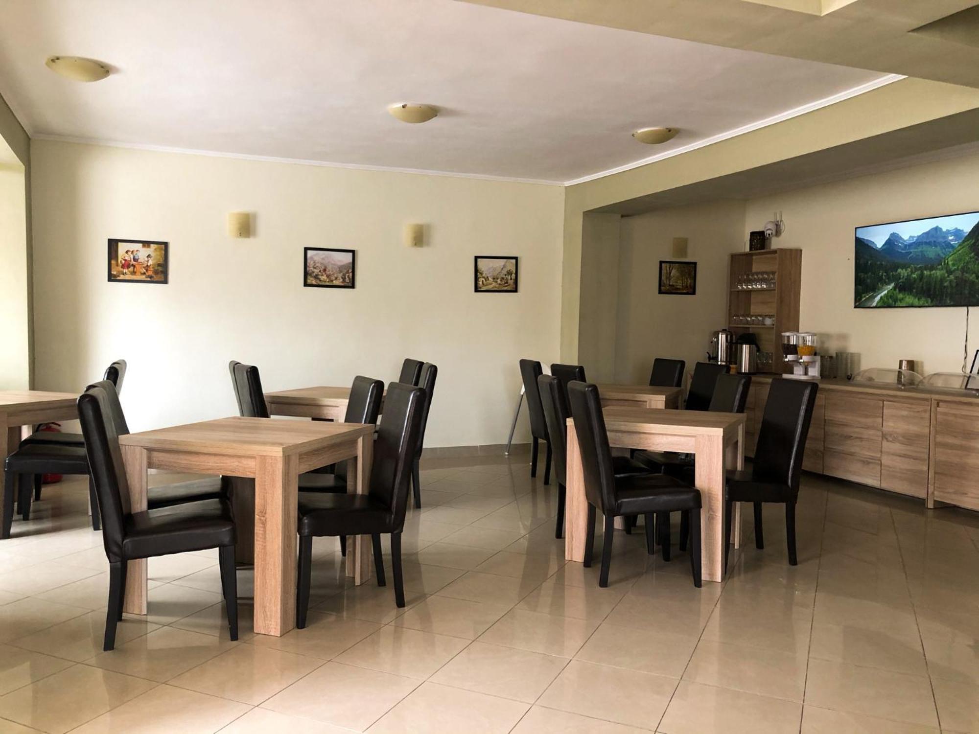 Pensiunea Aliart Zărneşti المظهر الخارجي الصورة
